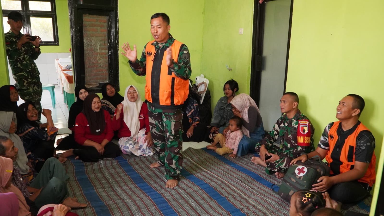 Satgas TMMD Gelar Penyuluhan Kesehatan untuk Tingkatkan Kesadaran Warga Desa Taji