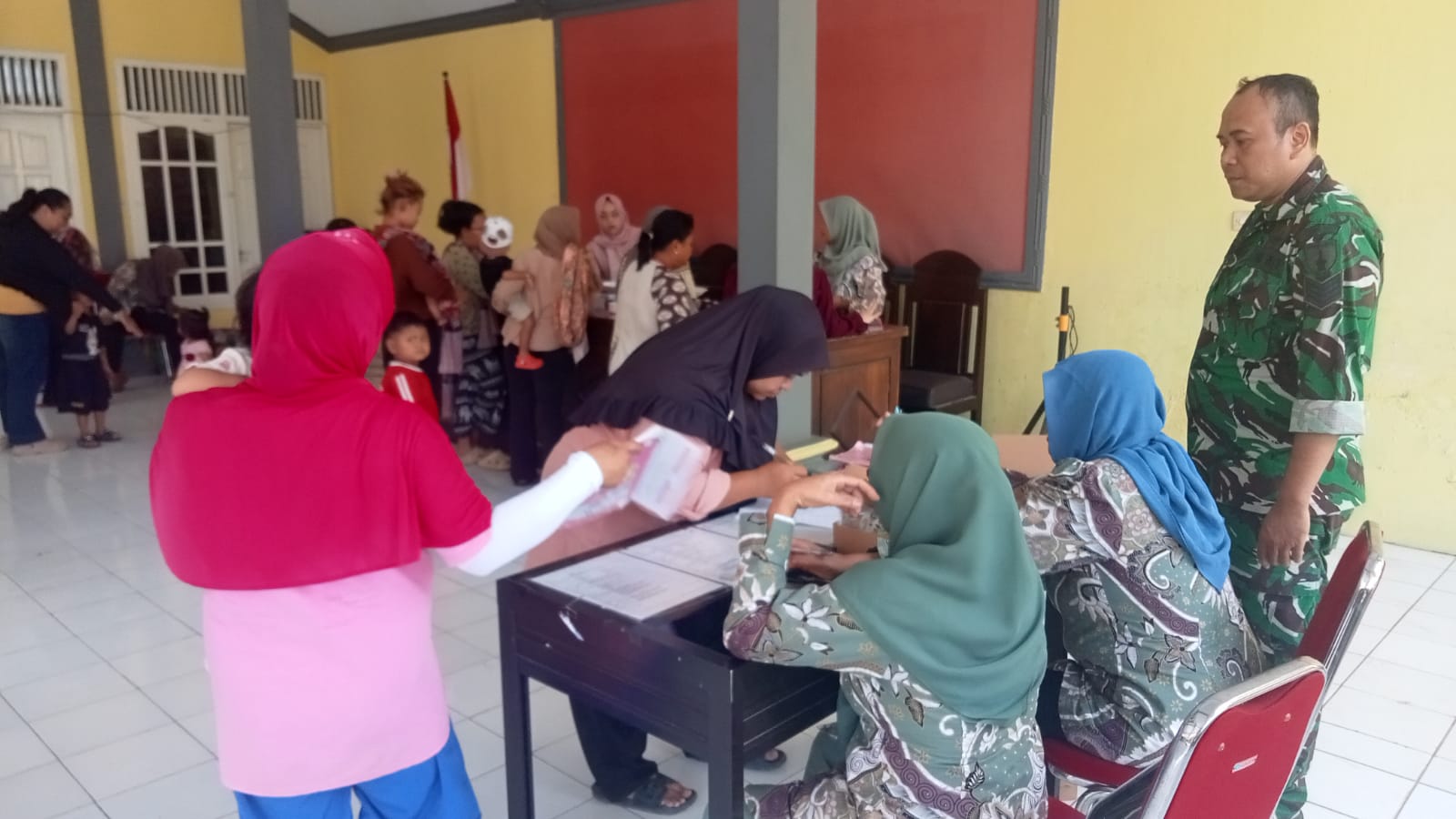 Satgas TMMD ke-130 Kodim Tulungagung Perkuat Sinergi dengan Kader Posyandu Dukung Kesehatan Anak
