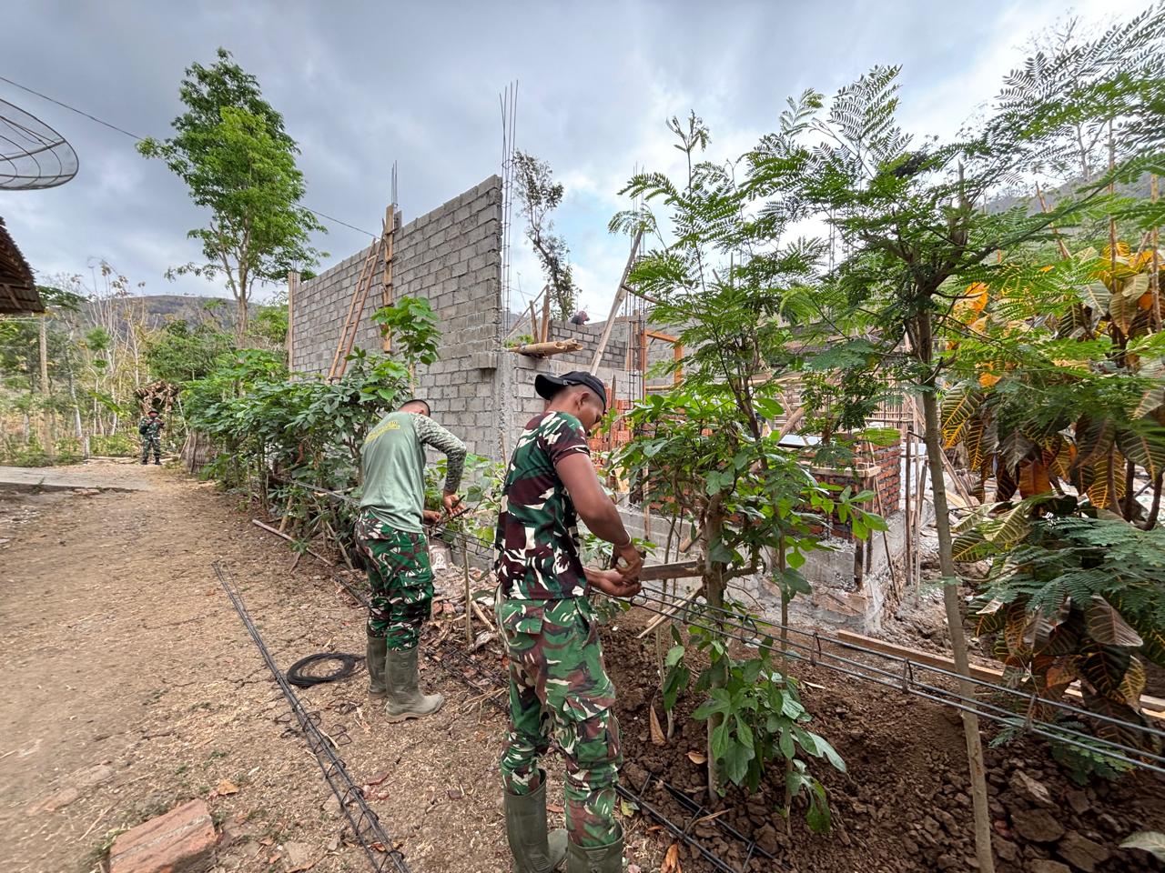 TNI TMMD ke-130 Gencarkan Pembangunan Rutilahu untuk Masyarakat di Tulungagung
