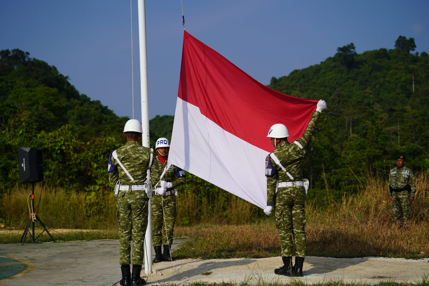 Kebangkitan Semangat Pemuda pada Upacara Sumpah Pemuda ke-98 Bersama Danbrigif TP 32/Mangkalihat