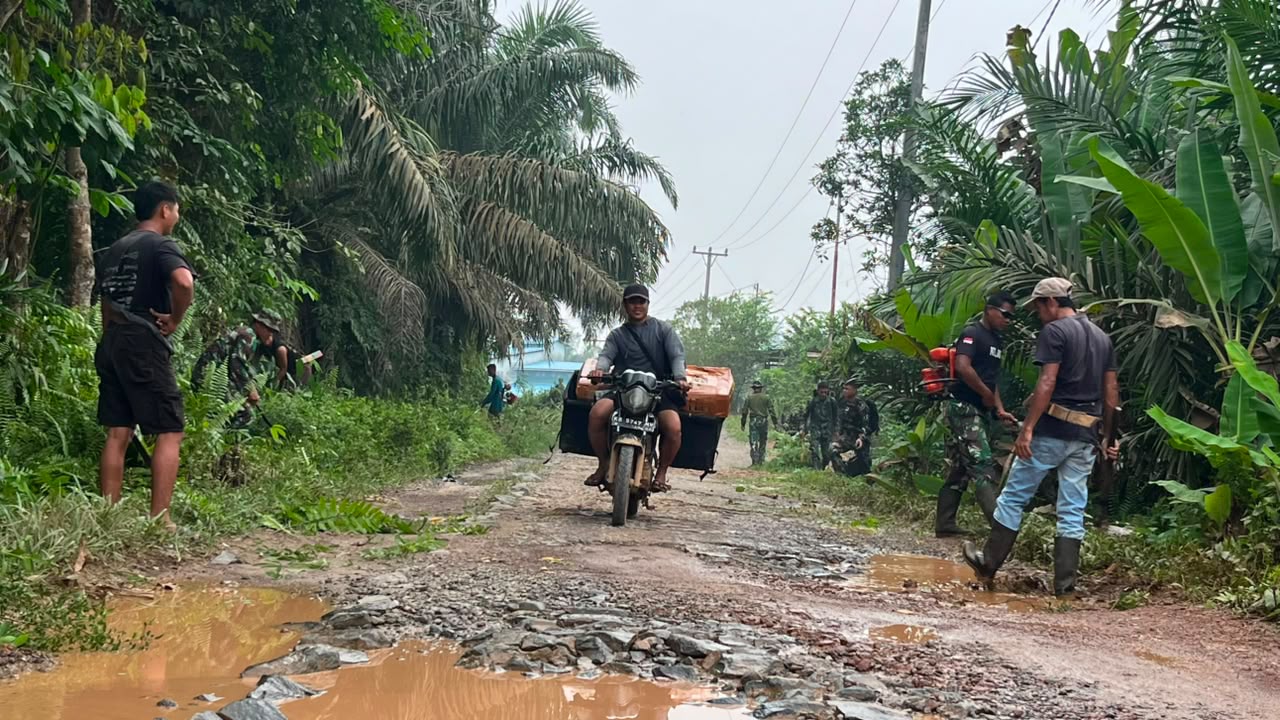 Kebangkitan Semangat Bersama TNI Membangun Desa di TMMD Ke-130