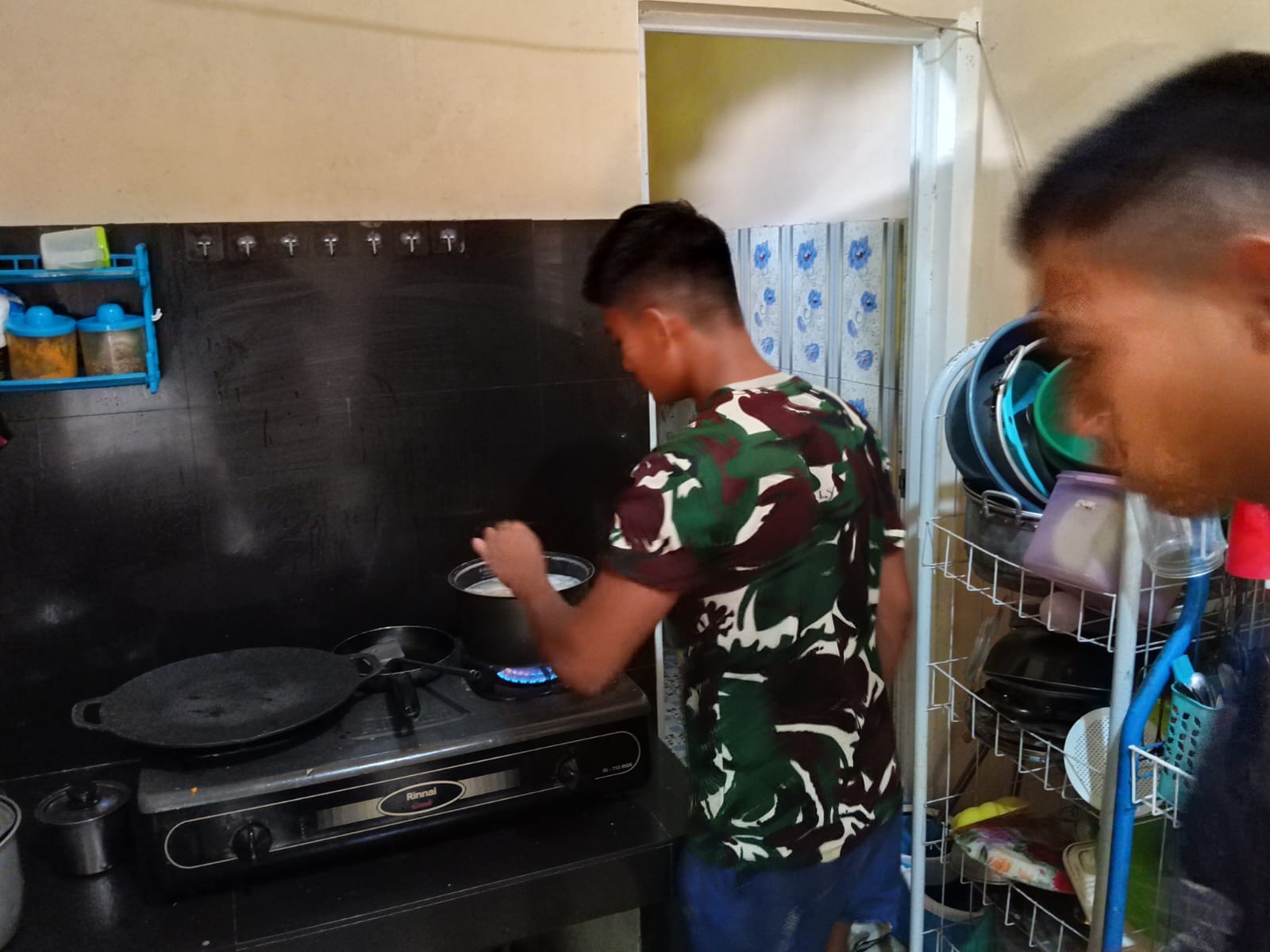 Satgas TMMD ke-130 Kodim 1403/Palopo Berkontribusi dalam Kehidupan Sehari-hari Warga