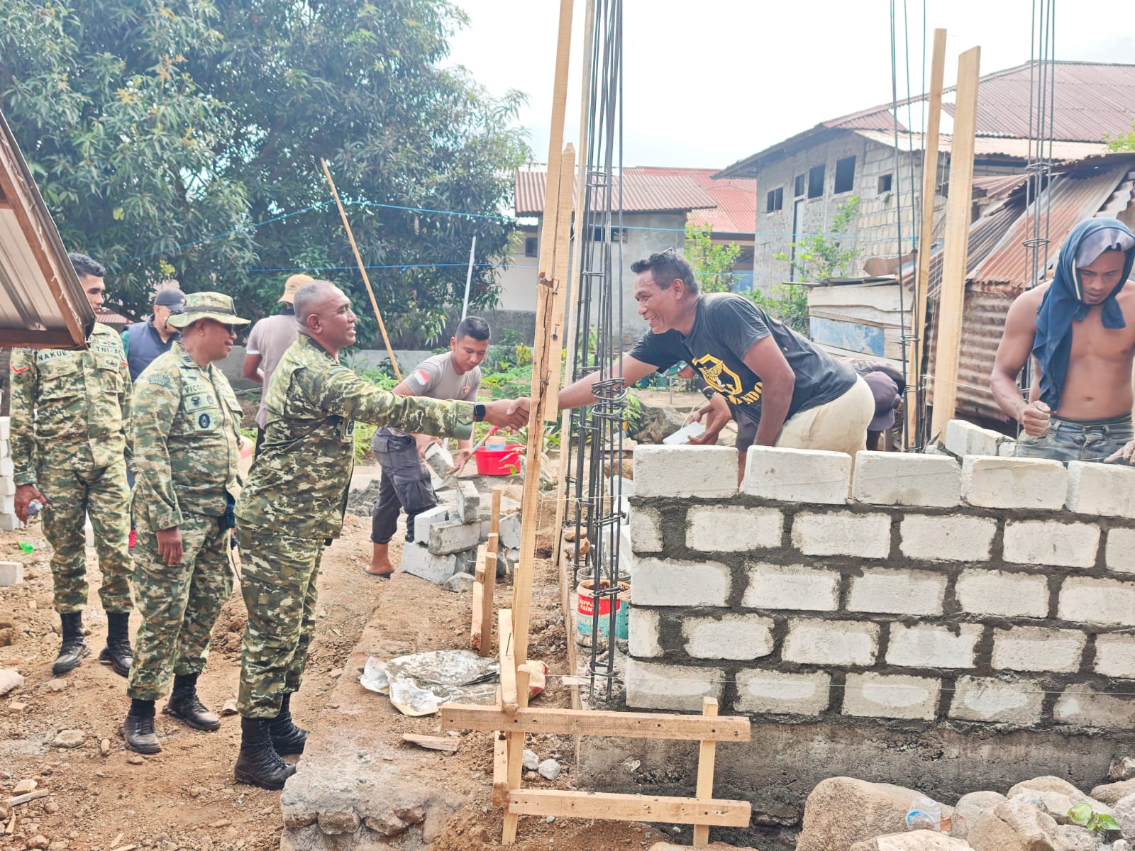 Kehadiran TMMD ke-130: Masyarakat Dusun Seri Nikmati Transformasi Rumah Layak