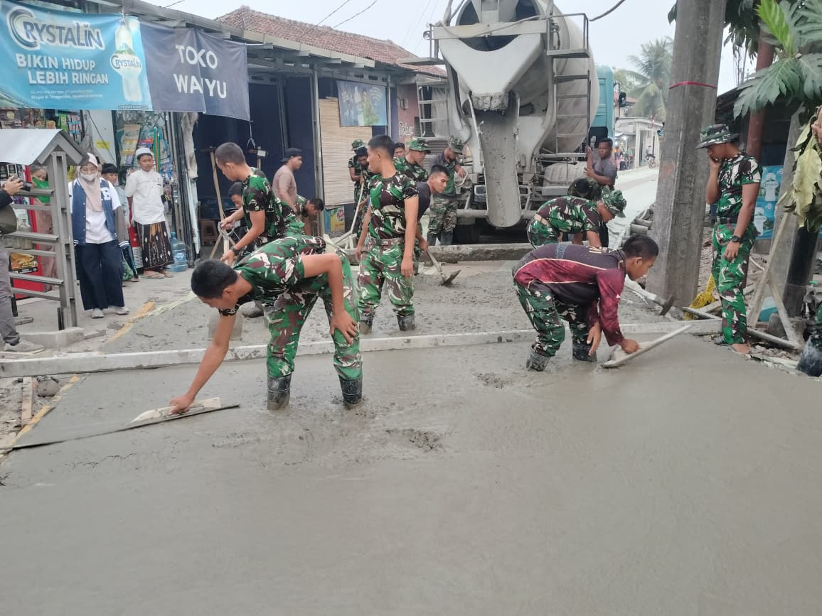 Pembangunan Jalan di Sumur Bandung Didorong oleh Semangat Kolektif Masyarakat