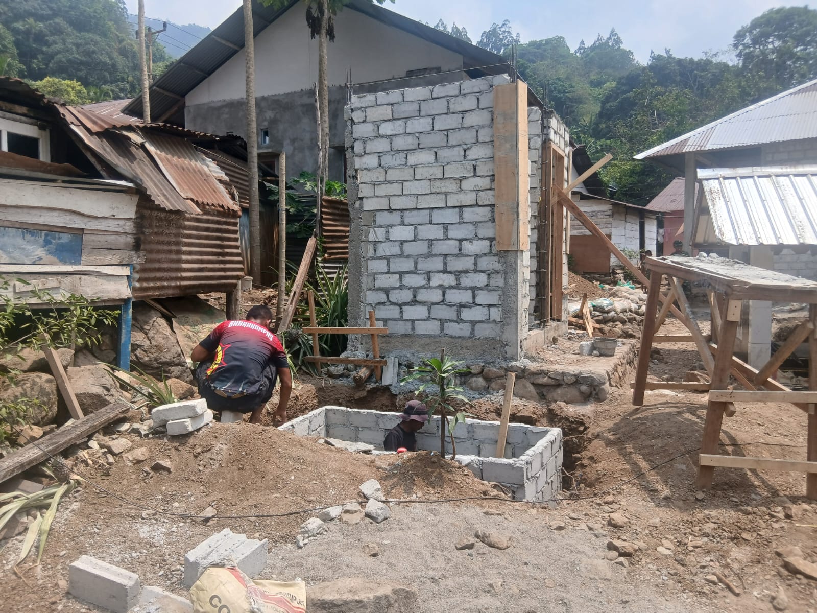 Progres 48 Persen Pembangunan MCK Dusun Seri Lewat TMMD ke-130