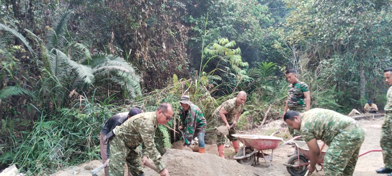 Pembangunan Jembatan Garuda oleh TNI melalui Kerjasama Masyarakat