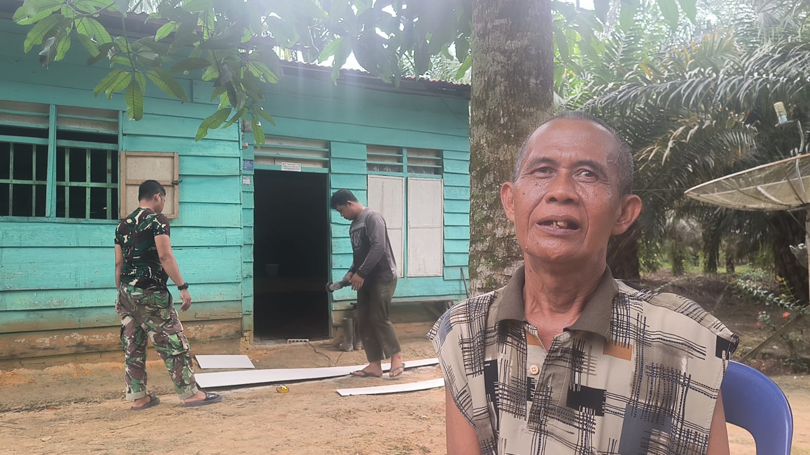 Kodim 0209/LB Laksanakan Bedah Rumah untuk Edi Harahap Kodim 0209/LB Laksanakan Bedah Rumah untuk Edi Harahap