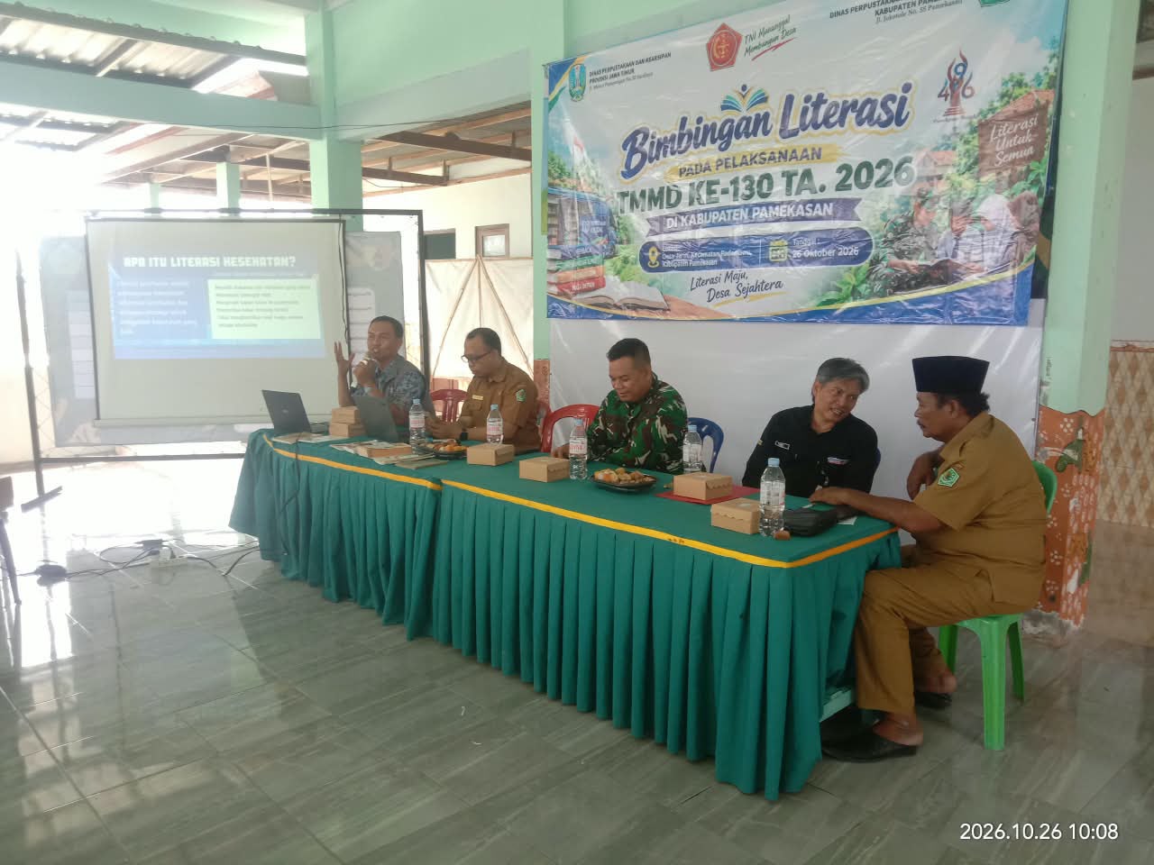 Membangkitkan Kembali Perpustakaan Desa Melalui Kerja Sama Dinas Perpustakaan dan Satgas TMMD