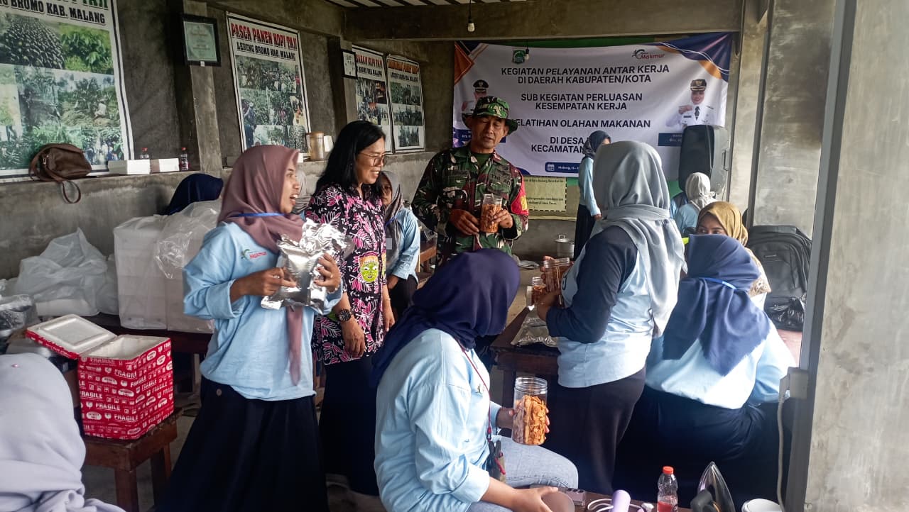 Pelatihan Olahan Singkong Dorong Warga Desa Taji Jadi Mandiri Ekonomi Pelatihan Olahan Singkong Dorong Warga Desa Taji Jadi Mandiri Ekonomi