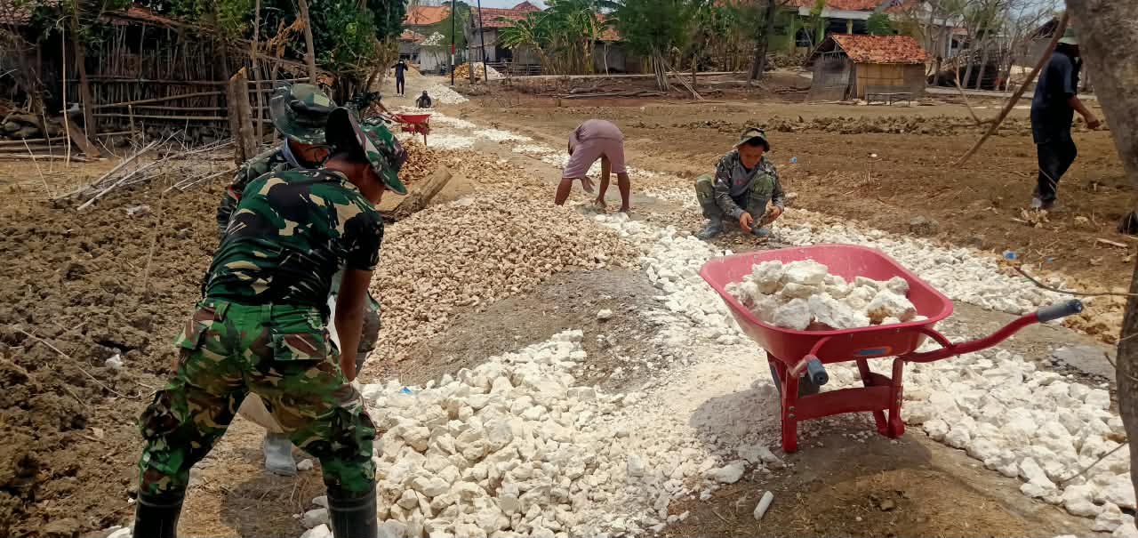 Proyek Jalan Dusun Kotalon Digenjot Untuk Tingkatkan Akses Masyarakat Proyek Jalan Dusun Kotalon Digenjot Untuk Tingkatkan Akses Masyarakat