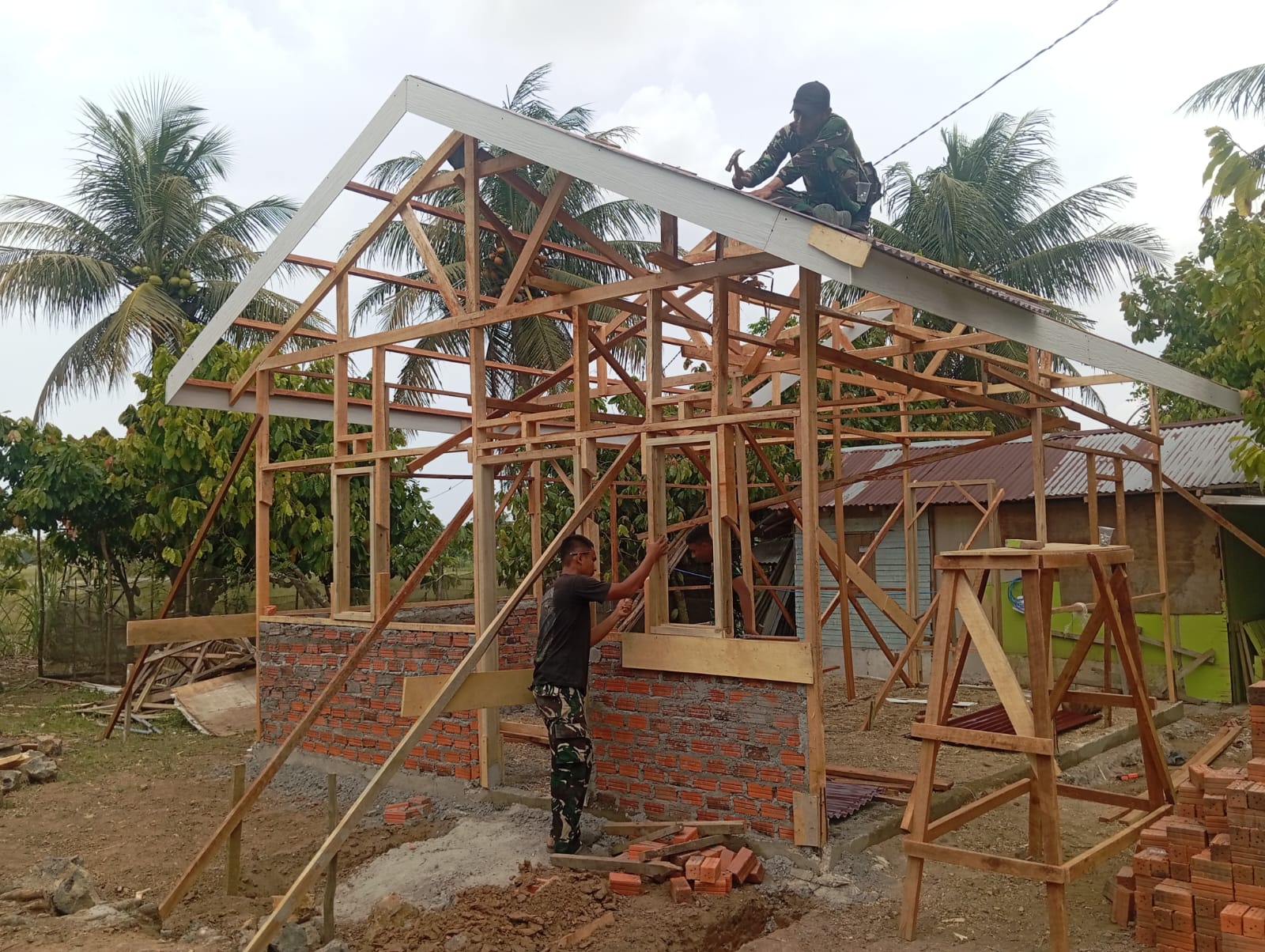 Kemajuan Rehab RTLH dalam Program TMMD ke-130 Kodim 0407/Kota Bengkulu