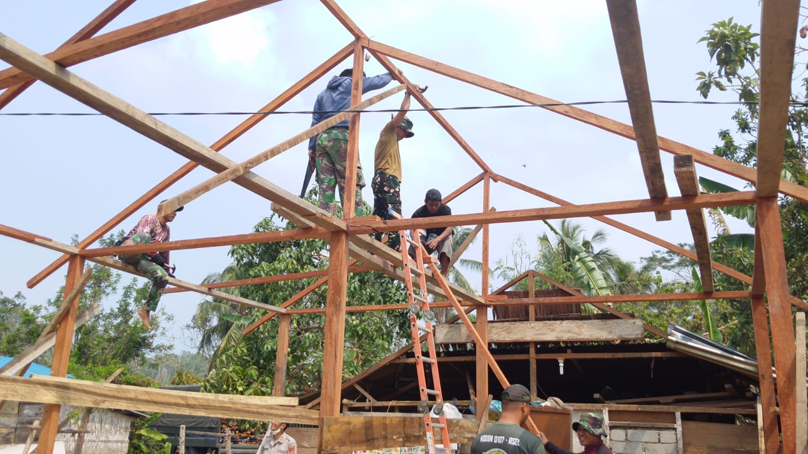 Pembangunan Rumah Sederhana, Satgas TMMD ke-130 Kodim 1307/Poso Kembali Bekerja