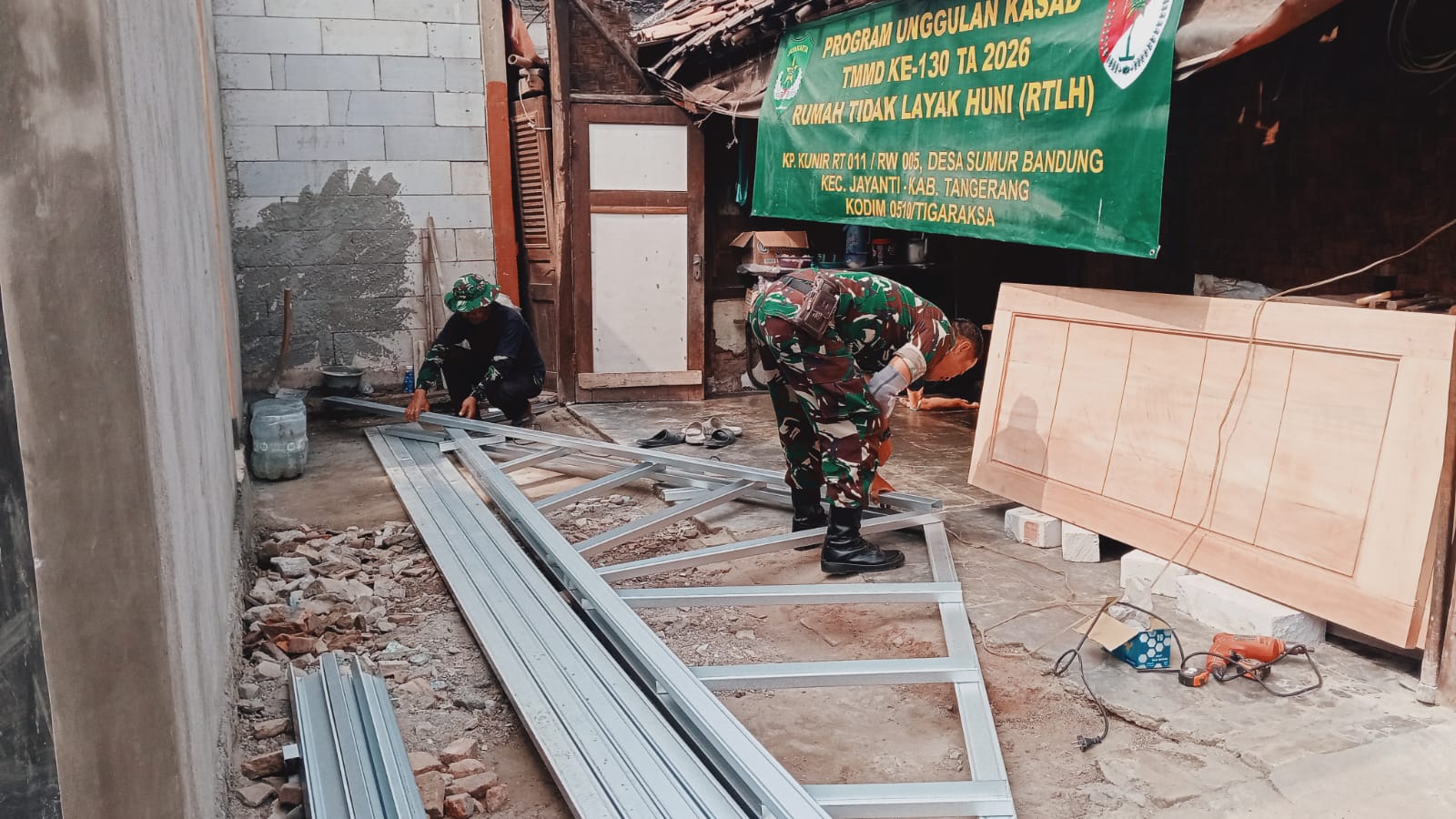 Tak Hanya Bangun Infrastruktur, TMMD ke-130 Hadirkan Harapan Baru bagi Keluarga Ibu Misti