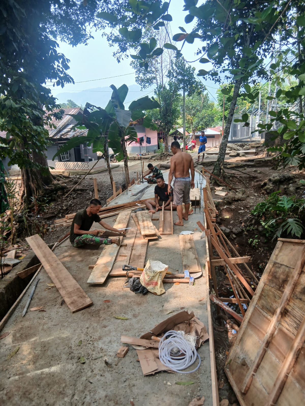 Progres Pembangunan Jembatan di Dusun Seri Mencapai 60 Persen oleh Satgas TMMD Ambon