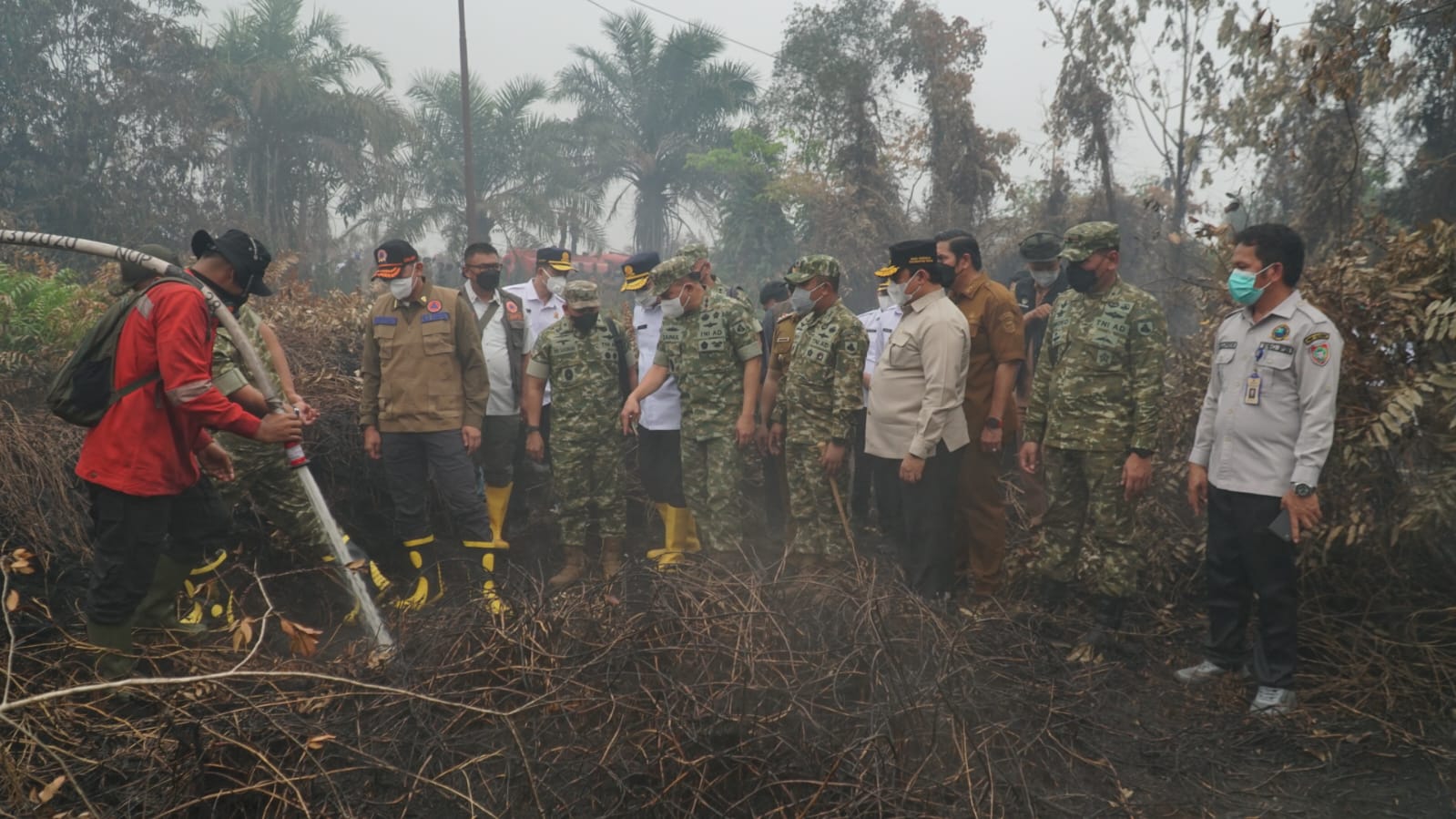 Dandim 1011/Klk Bersama Kasad Tinjau Penanganan Karhutla Dandim 1011/Klk Bersama Kasad Tinjau Penanganan Karhutla