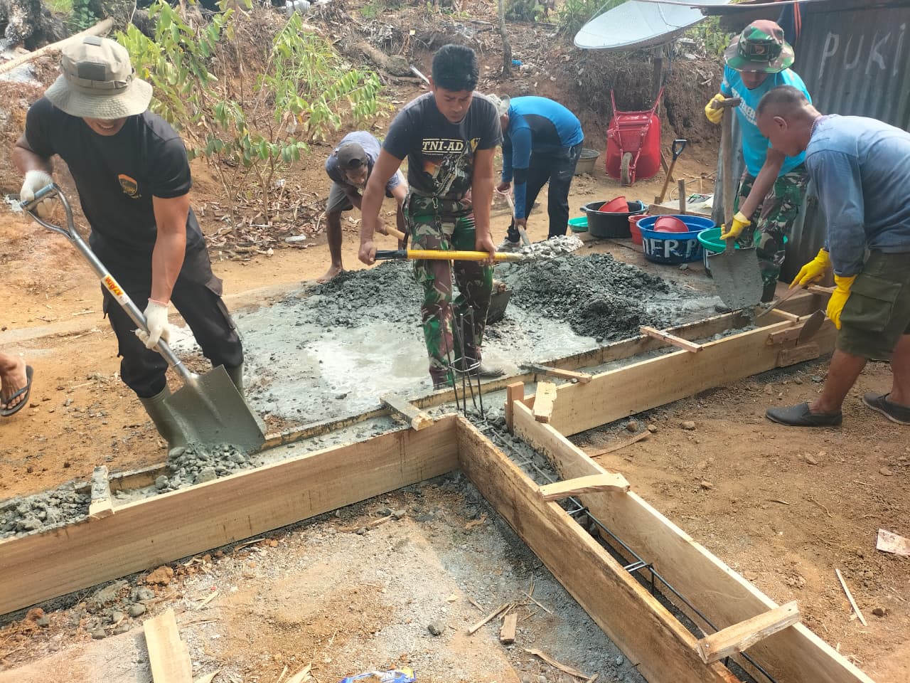 Inisiatif TNI Selaras dengan Masyarakat untuk Kesejahteraan Hunian di Ambon